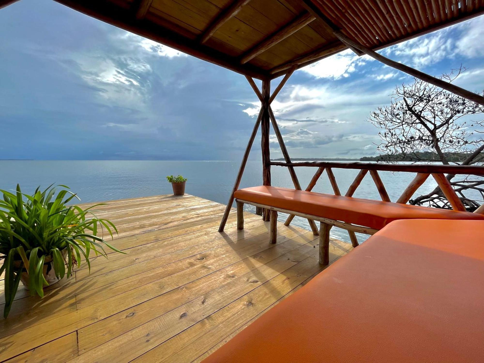 Urraca Monkey Island Eco Resort (Adults Only) Punta Laurel المظهر الخارجي الصورة