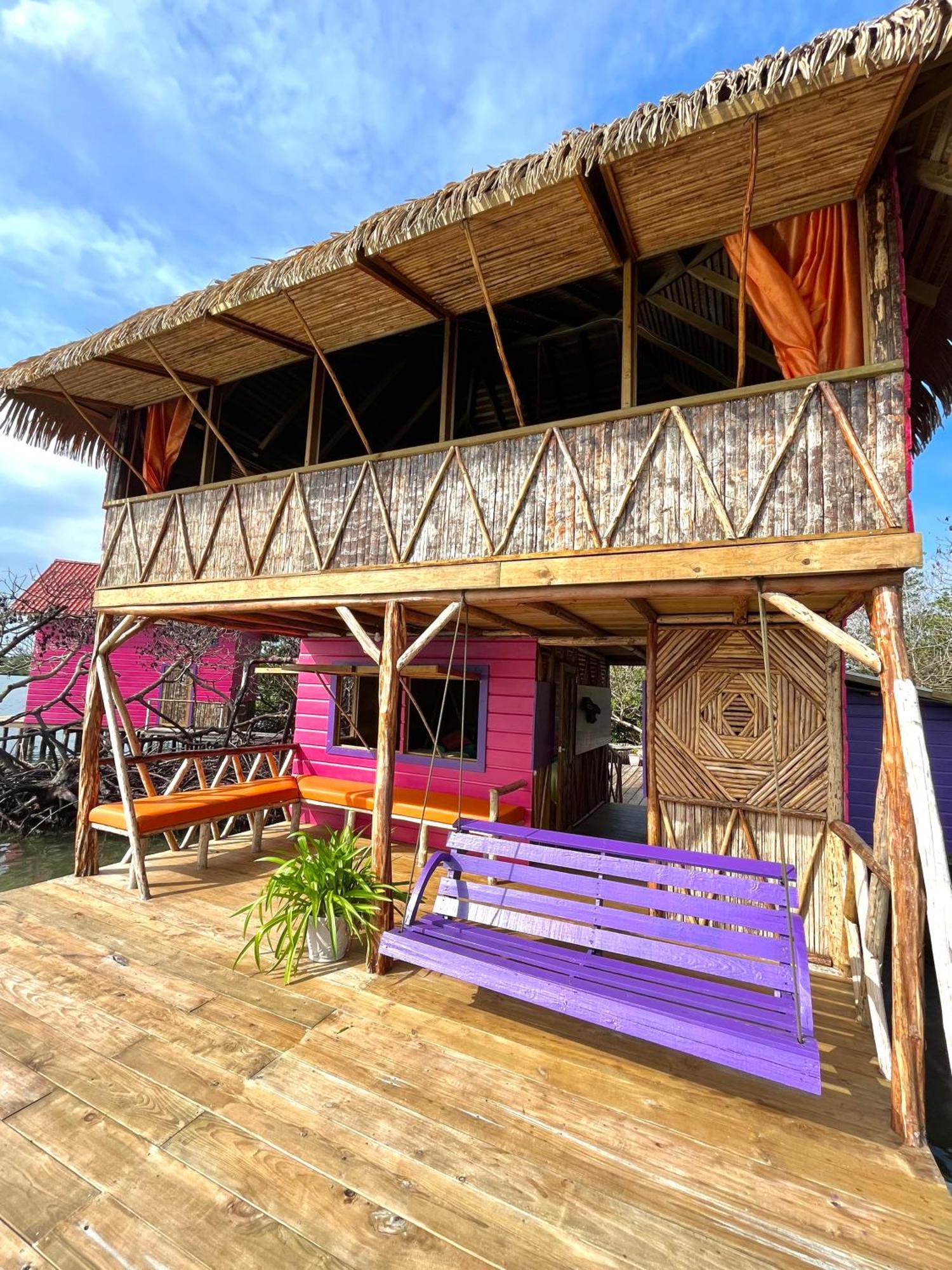 Urraca Monkey Island Eco Resort (Adults Only) Punta Laurel المظهر الخارجي الصورة